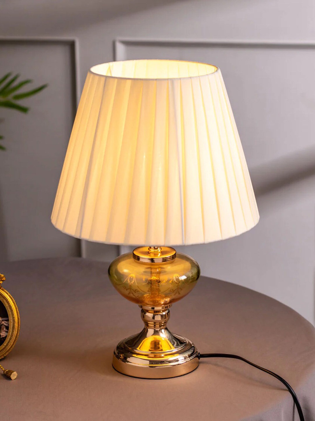 

THEDECORKART Unisex Multi Table Lamps, Gold