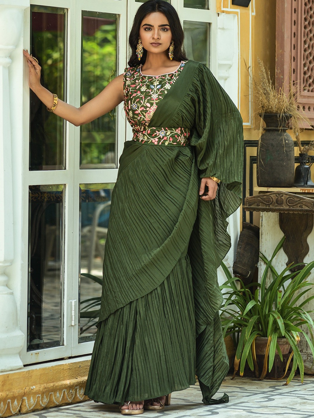 

TEEYA CREATION Embroidered Saree, Green