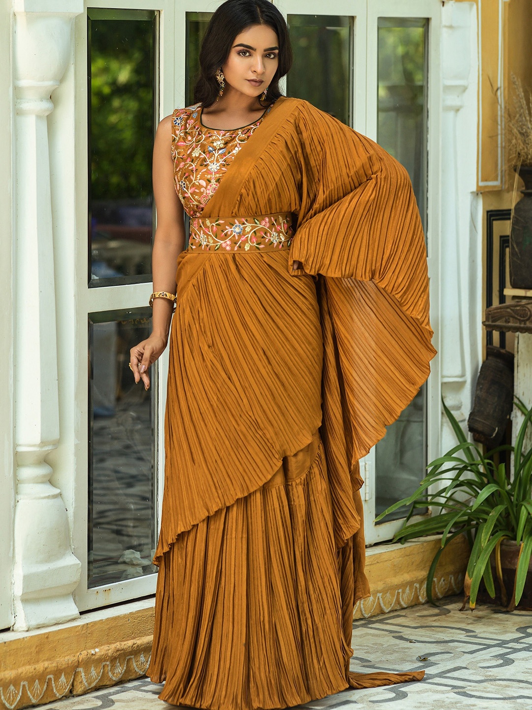 

TEEYA CREATION Belted Saree, Yellow