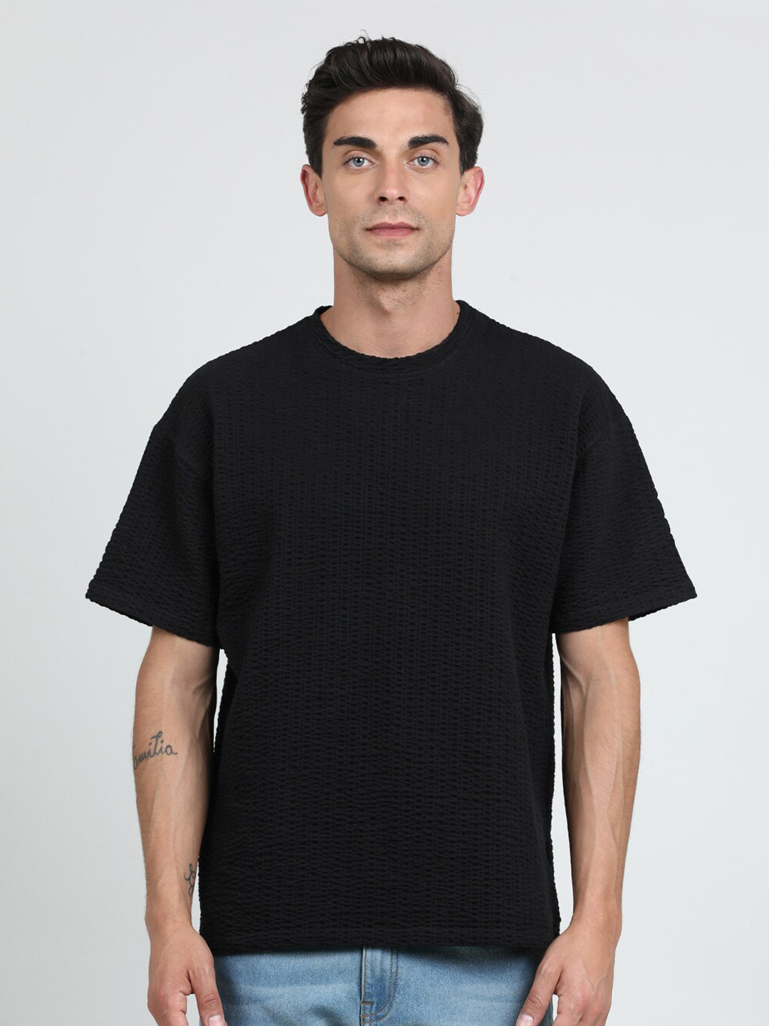 

Bene Kleed Men Seersucker Oversized T-Shirt, Black