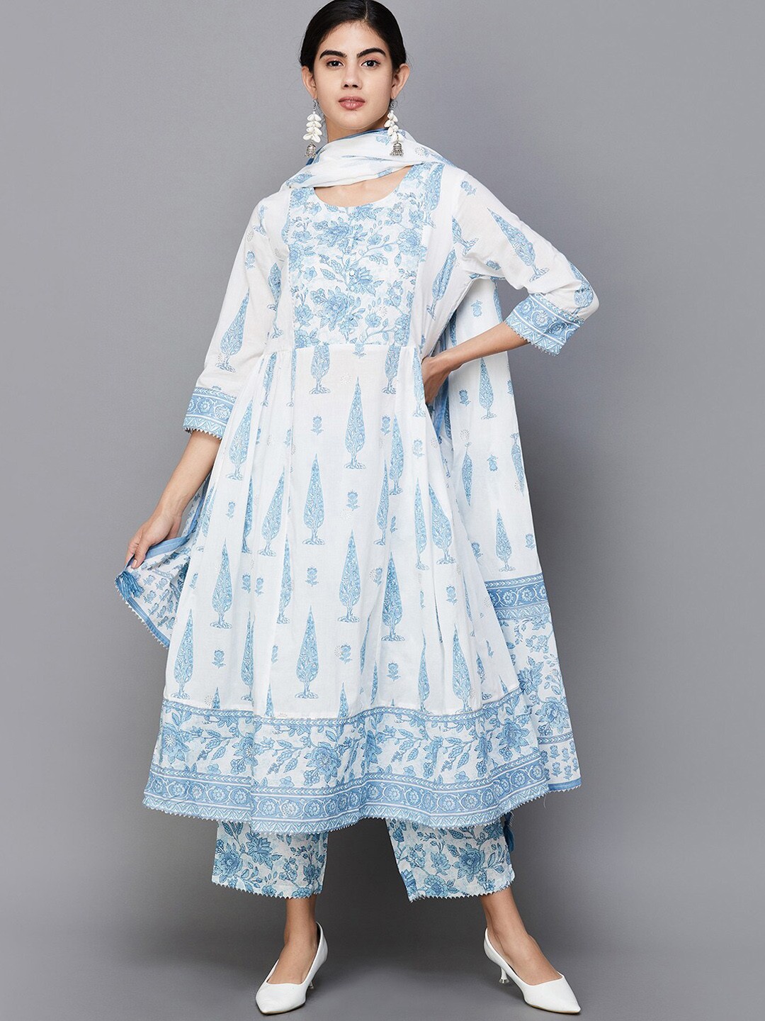 

Melange by Lifestyle Floral Printed Regular Pure Cotton Kurta With Trousers & Dupatta, Violet