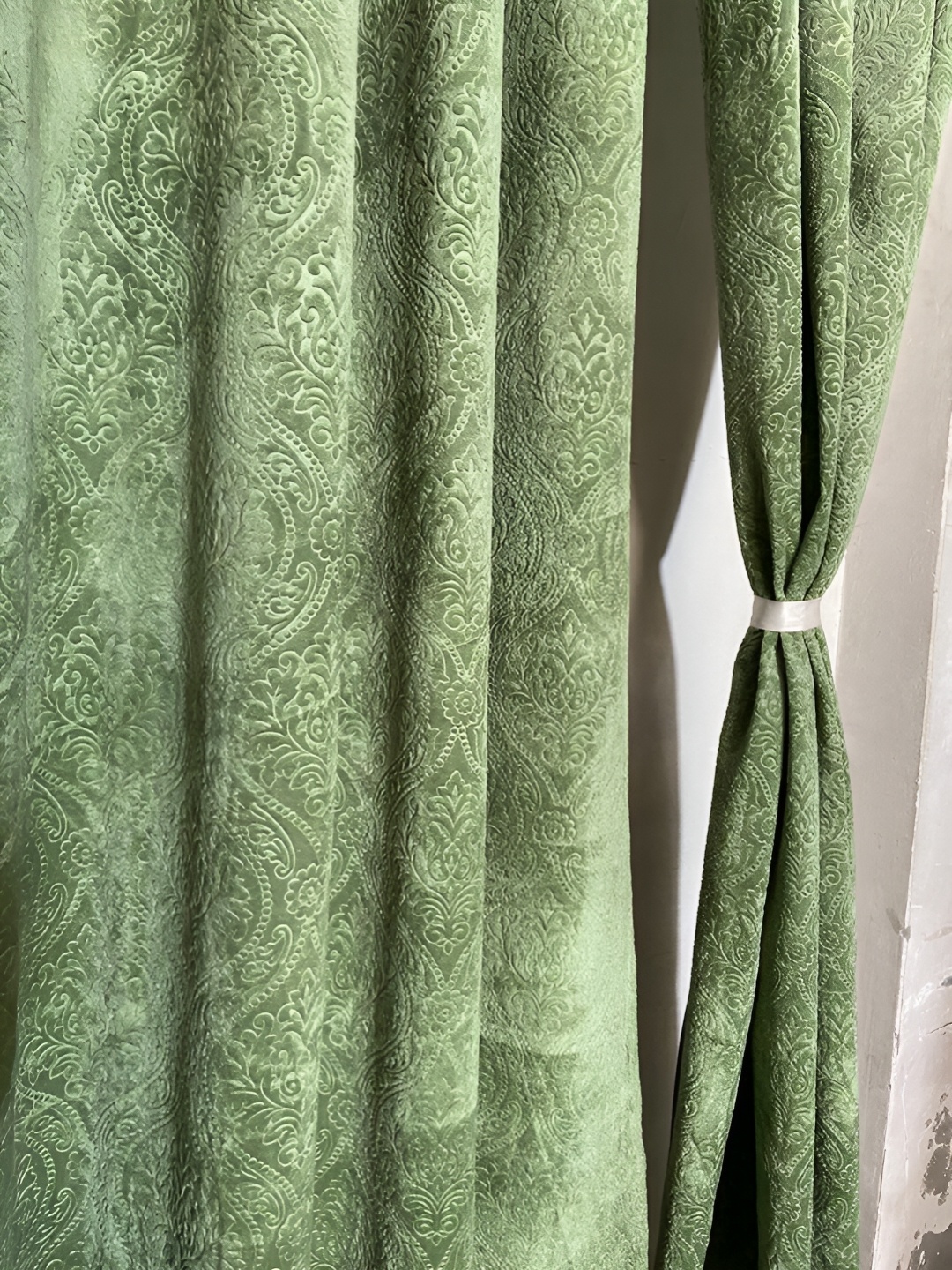 

HOMECRUST Green 2 Pieces Ethnic Motifs Velvet Room Darkening Long Door Curtain