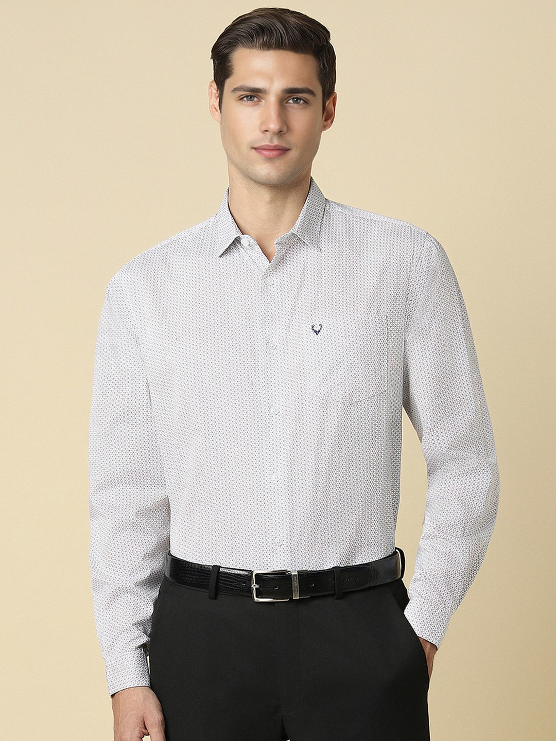 

Allen Solly Men Slim Fit Opaque Striped Formal Shirt, White