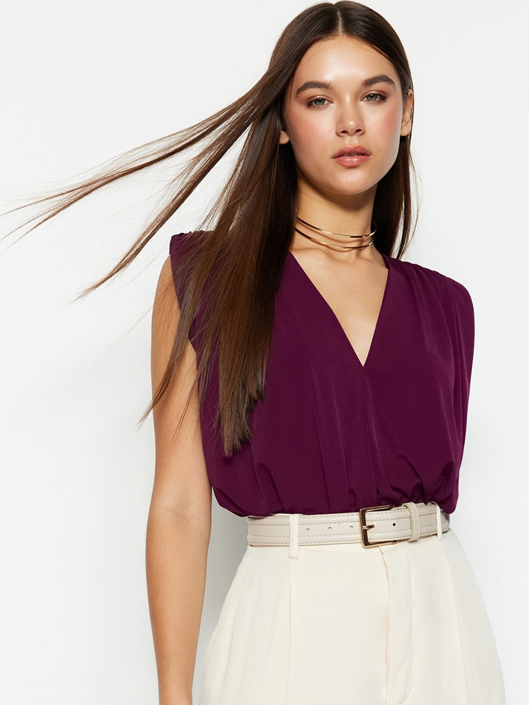 

Trendyol Women V-Neck Bodysuit, Burgundy