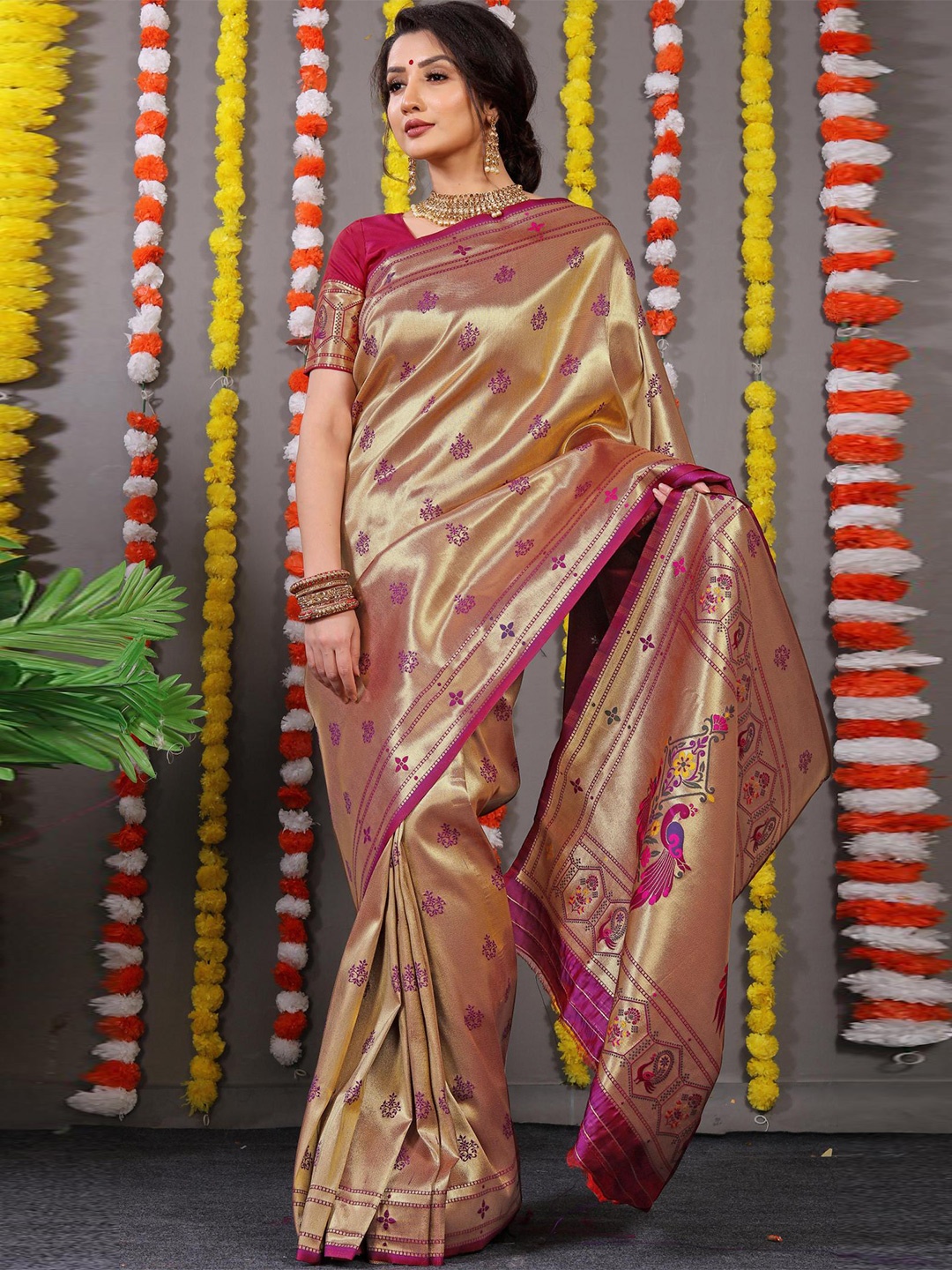 

PATIALAPICKS Woven Design Zari Pure Silk Kanjeevaram Saree, Purple