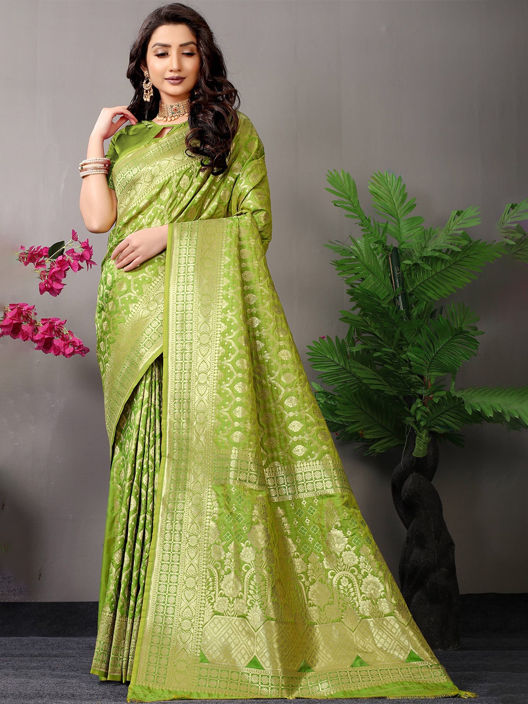 

PATIALAPICKS Woven Design Zari Pure Silk Kanjeevaram Saree, Lime green