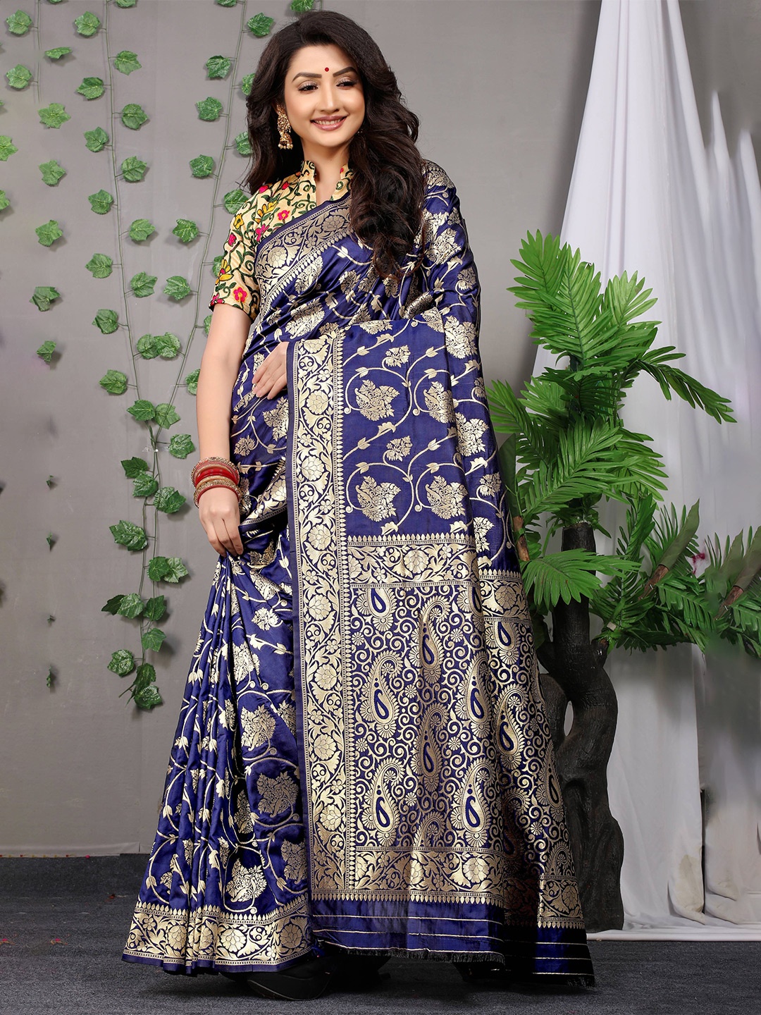 

PATIALAPICKS Woven Design Zari Pure Silk Kanjeevaram Saree, Blue
