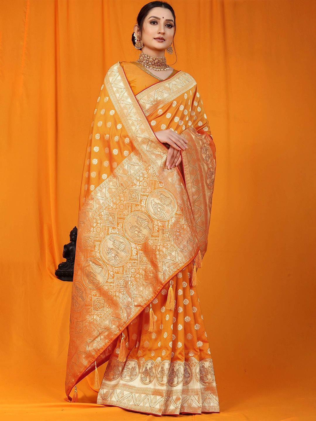

PATIALAPICKS Woven Design Zari Pure Silk Kanjeevaram Saree, Orange