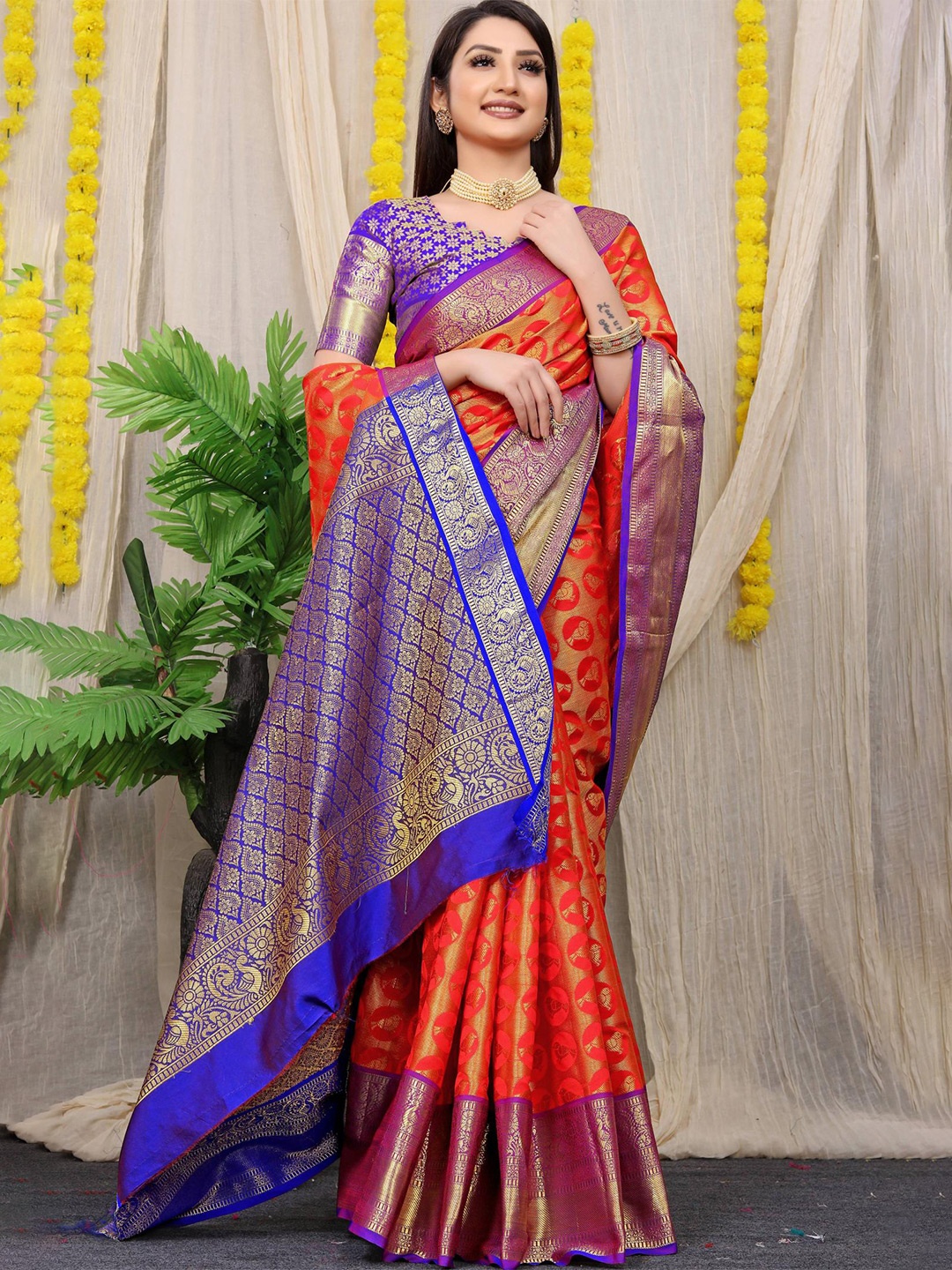 

PATIALAPICKS Ethnic Motifs Woven Design Zari Pure Silk Kanjeevaram Saree, Red