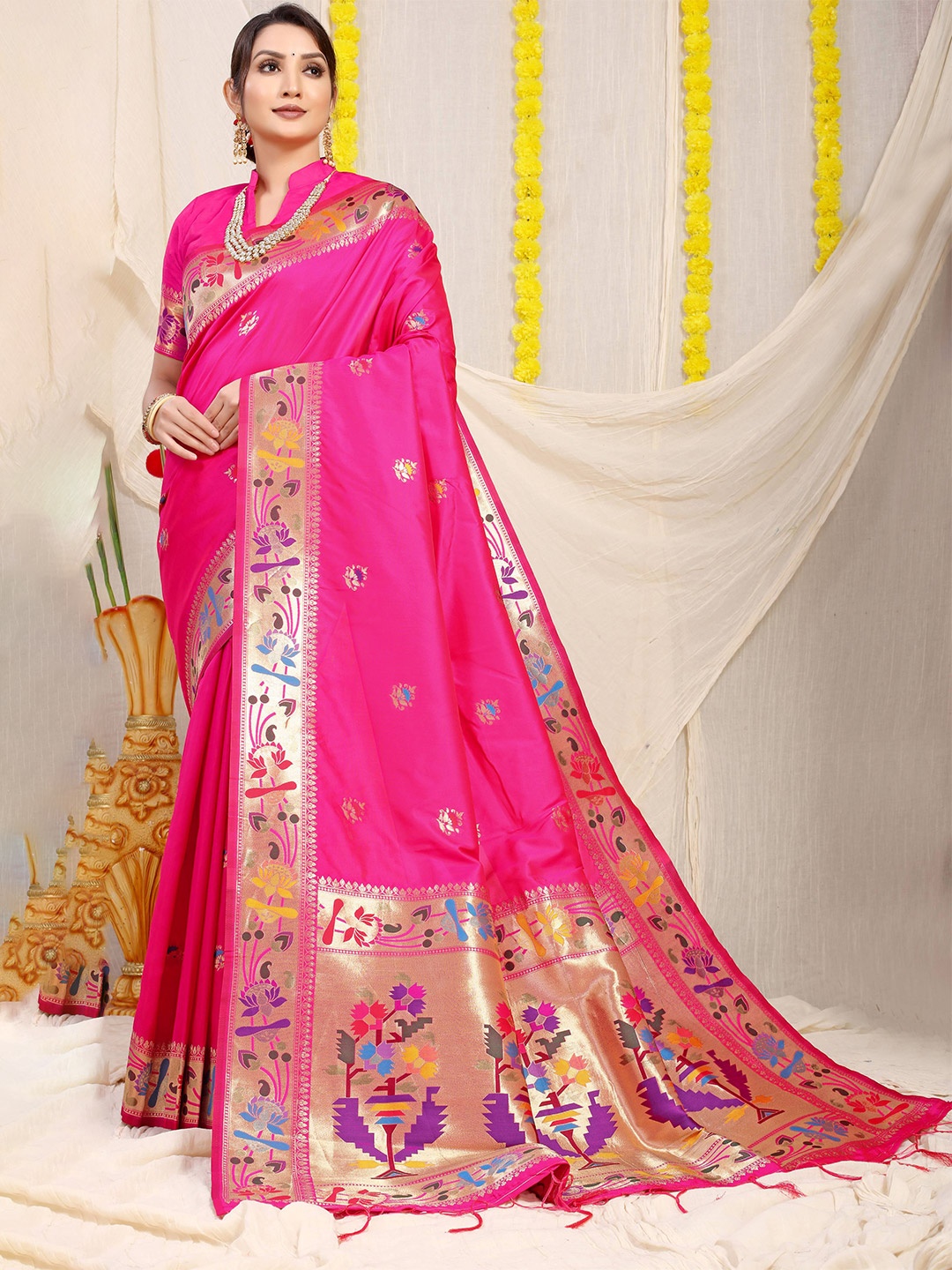 

PATIALAPICKS Woven Design Zari Pure Silk Kanjeevaram Saree, Pink