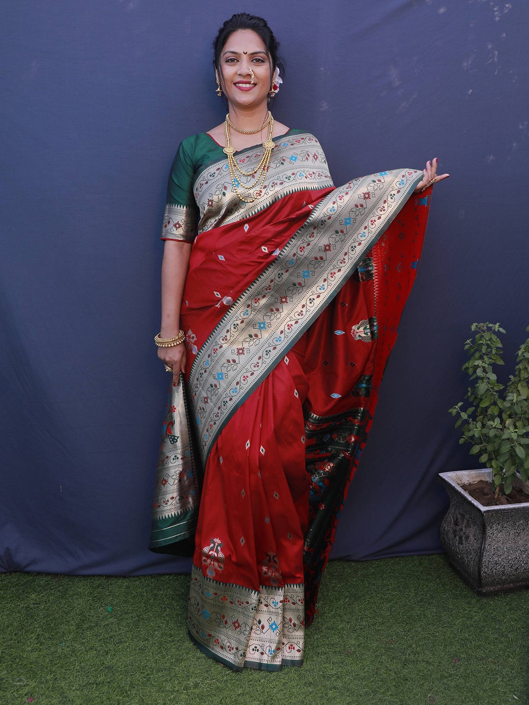 

PATIALAPICKS Ethnic Motifs Woven Design Zari Pure Silk Paithani Saree, Red