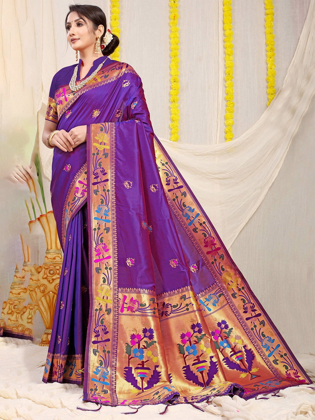 

PATIALAPICKS Woven Design Zari Pure Silk Kanjeevaram Saree, Purple