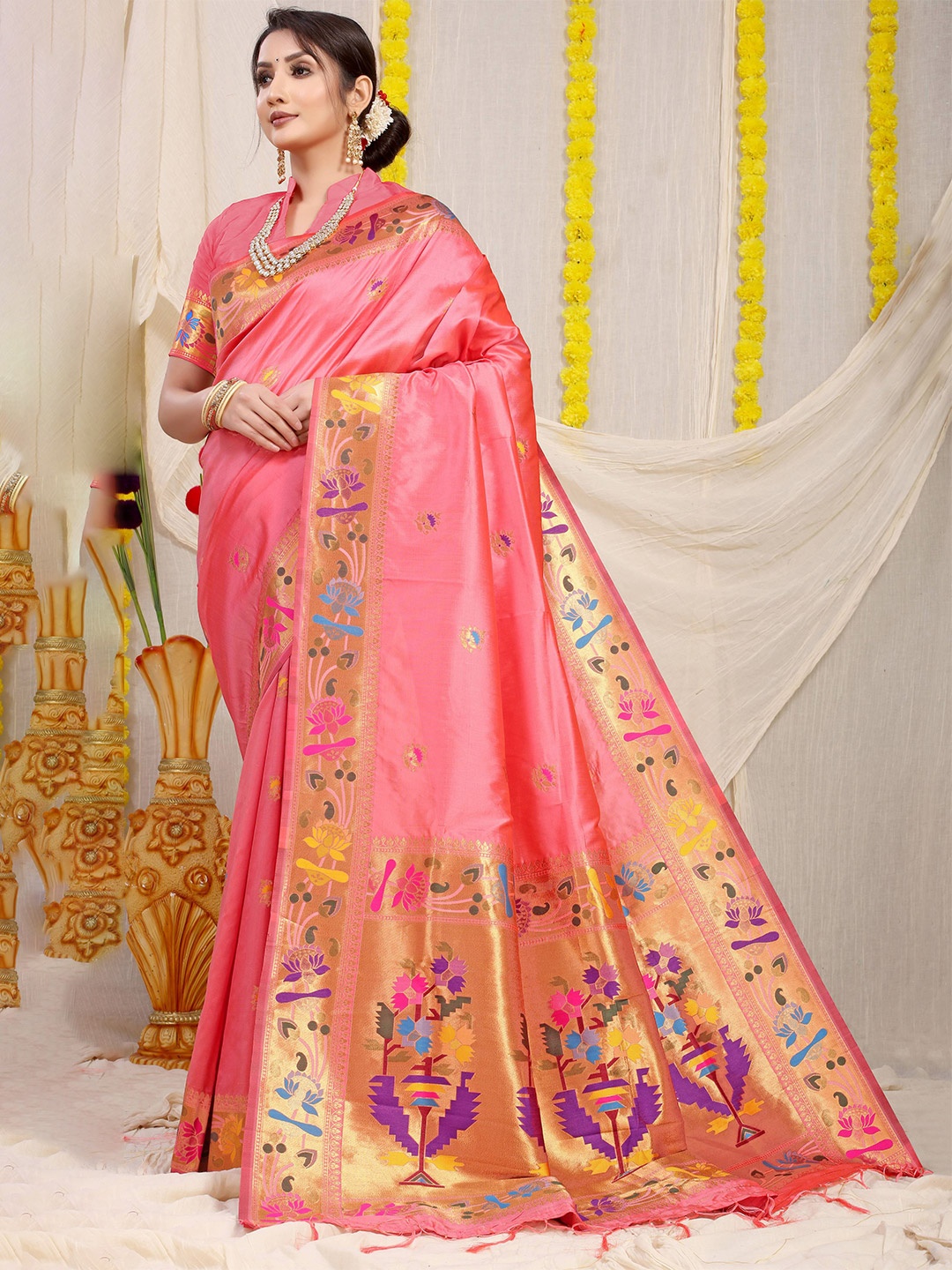 

PATIALAPICKS Floral Woven Design Zari Pure Silk Kanjeevaram Saree, Pink