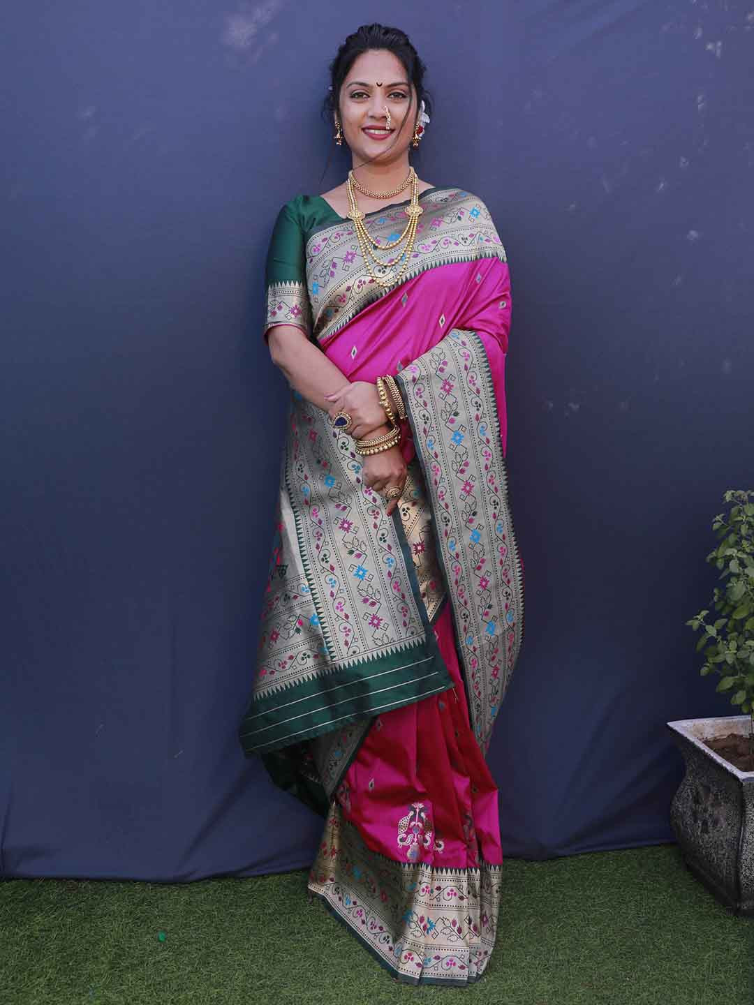 

PATIALAPICKS Woven Design Ethnic Motifs Zari Pure Silk Kanjeevaram Saree, Pink