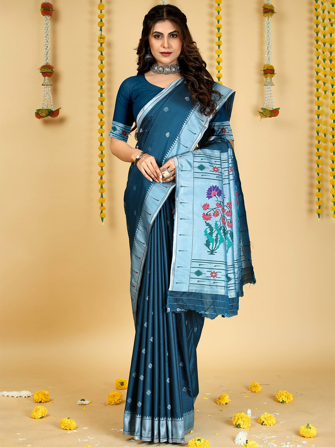 

PATIALAPICKS Woven Design Zari Pure Silk Kanjeevaram Saree, Navy blue