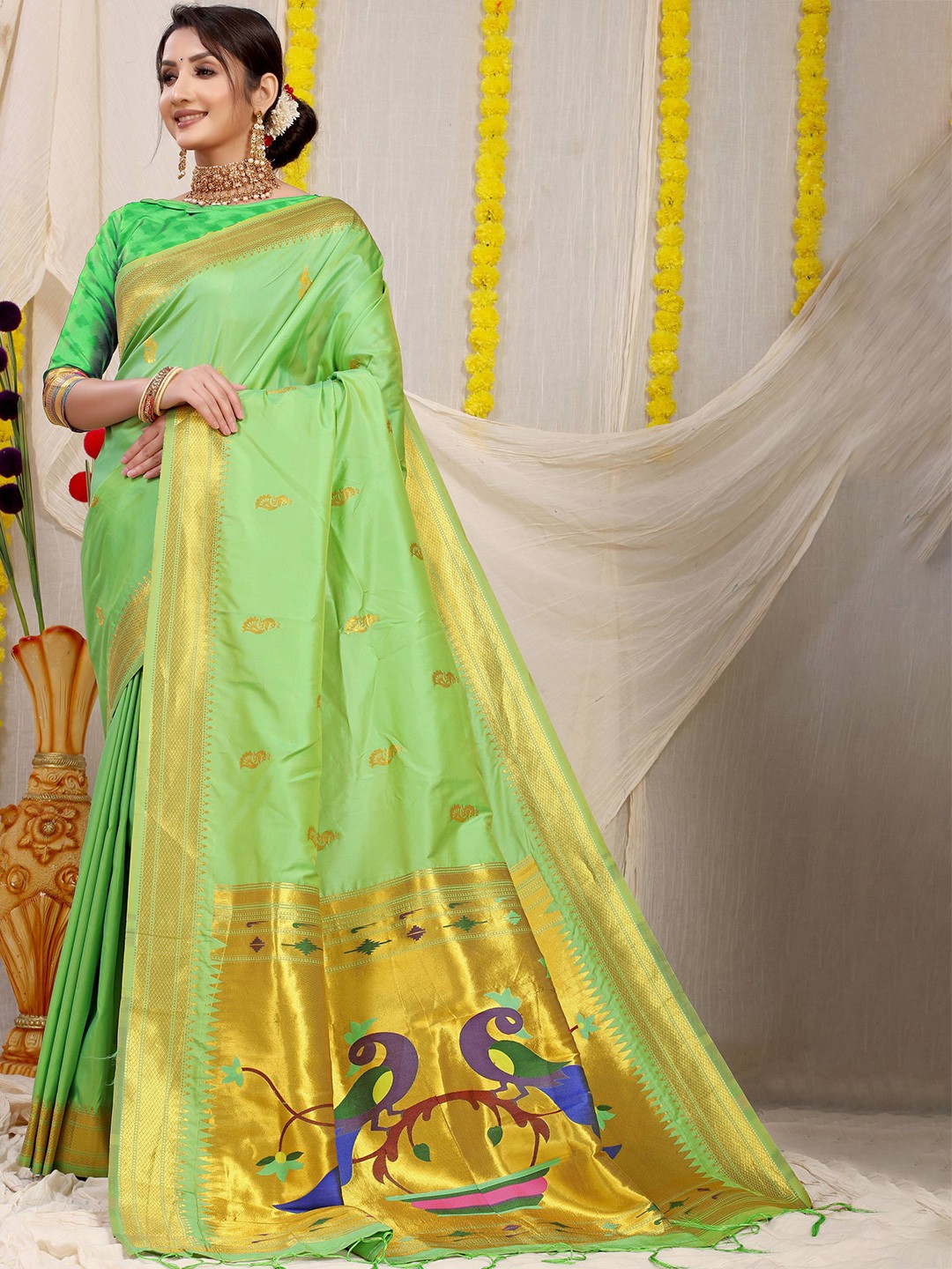 

PATIALAPICKS Ethnic Motifs Woven Design Zari Pure Silk Paithani Saree, Lime green
