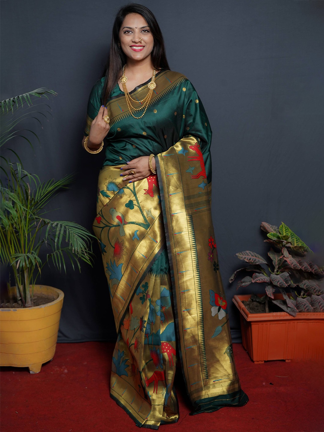 

PATIALAPICKS Ethnic Motifs Woven Design Zari Pure Silk Kanjeevaram Saree, Green