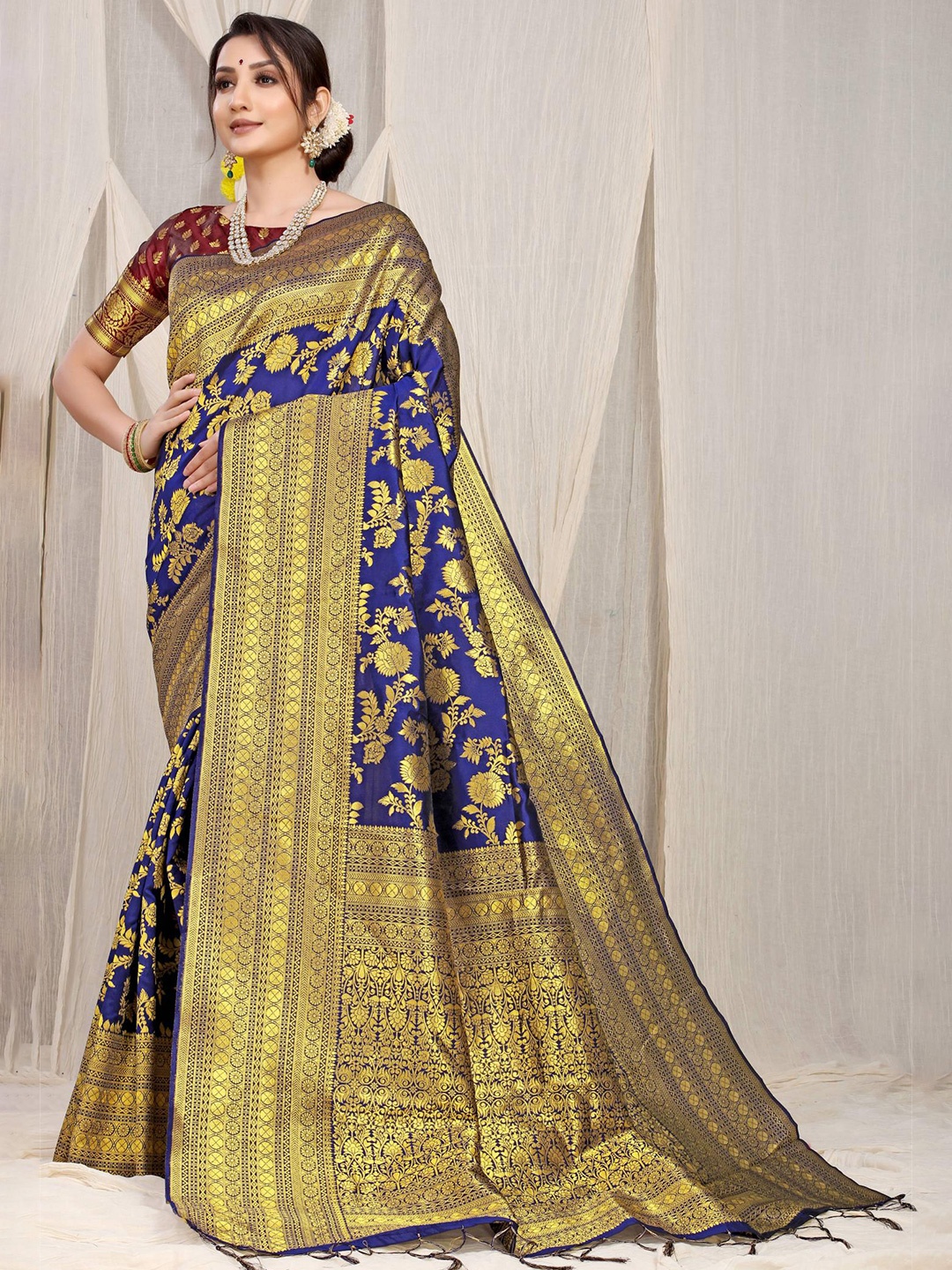 

PATIALAPICKS Woven Design Zari Pure Silk Kanjeevaram Saree, Blue