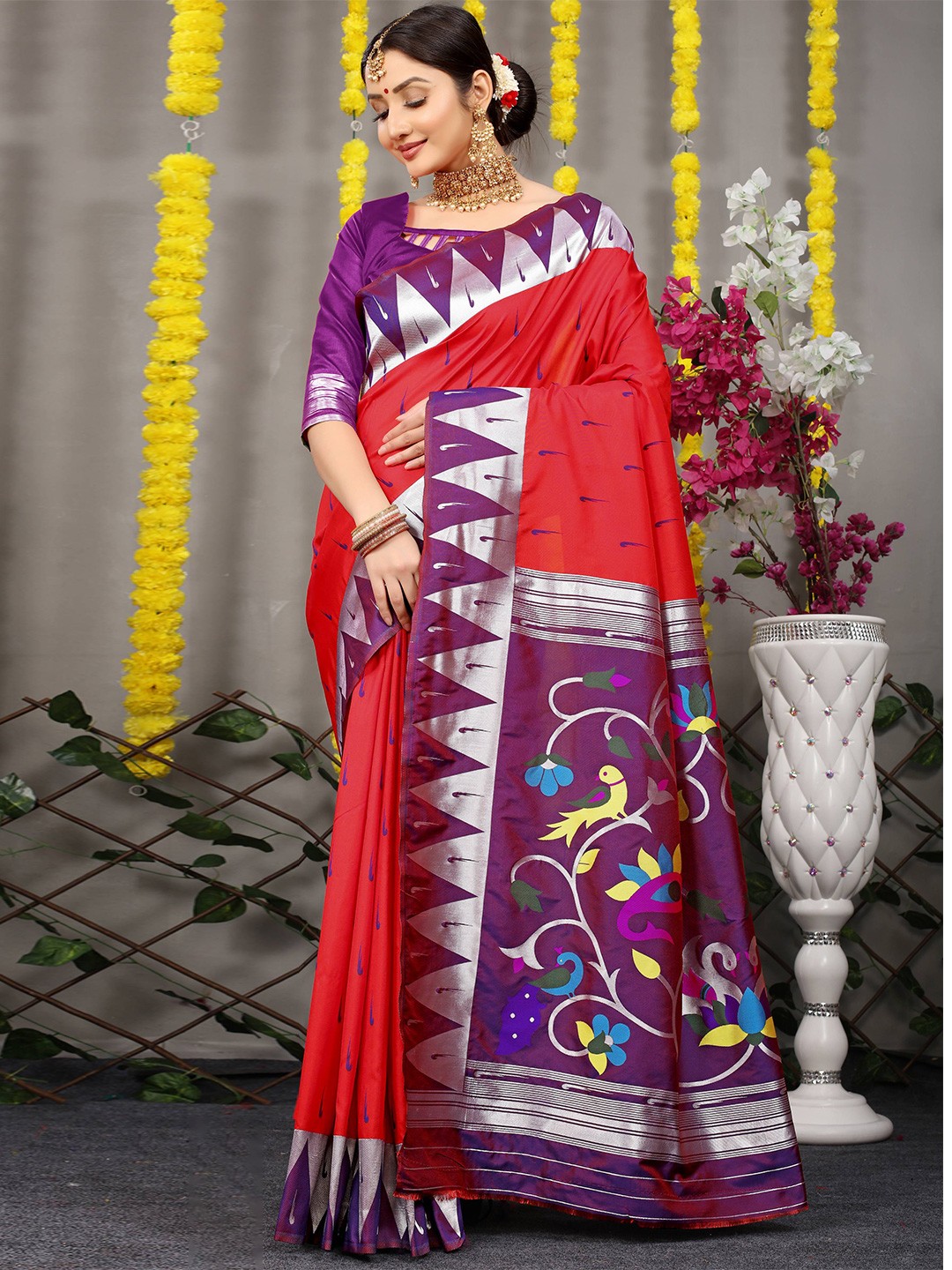 

PATIALAPICKS Woven Design Zari Pure Silk Kanjeevaram Saree, Red