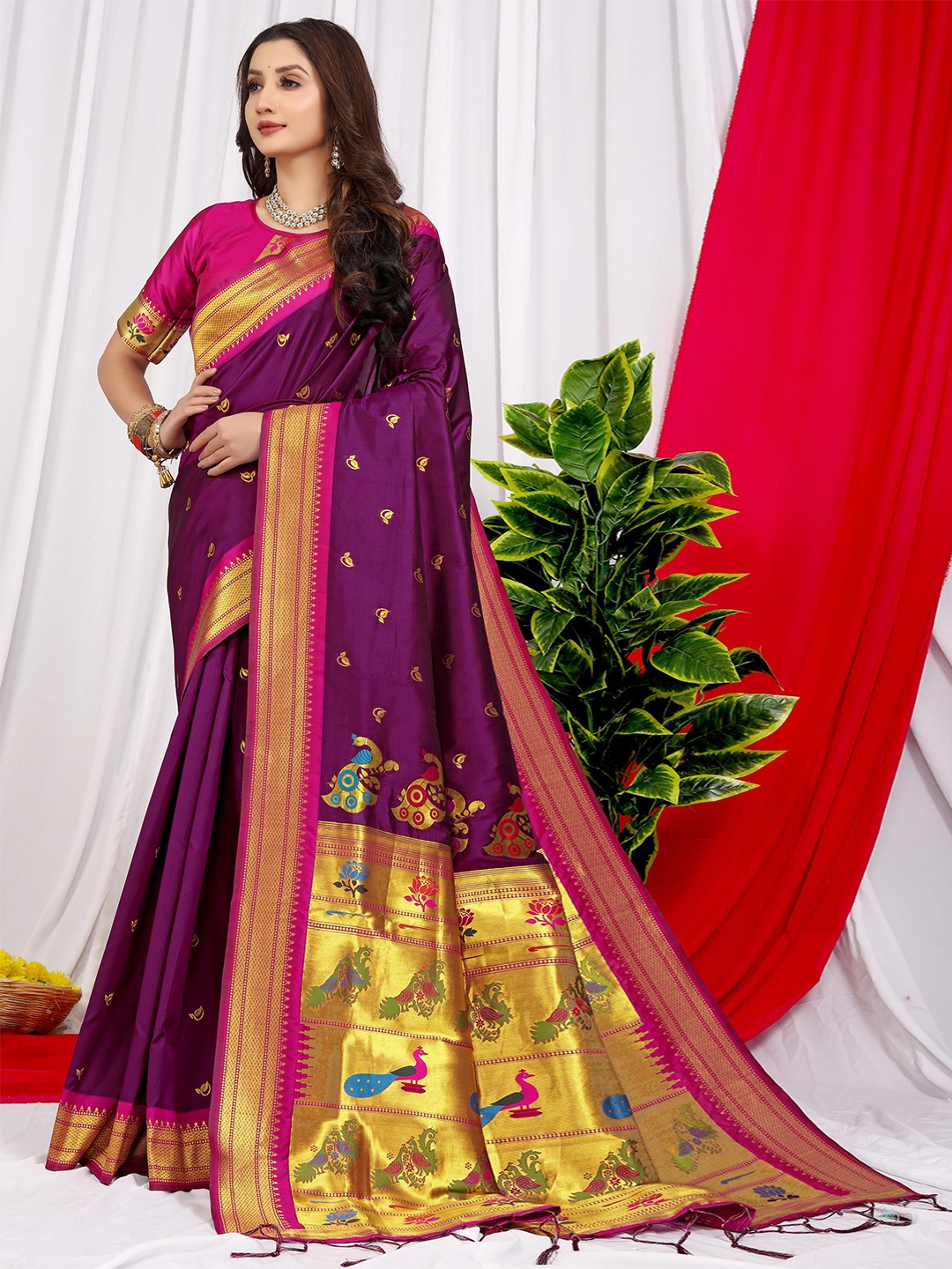 

PATIALAPICKS Woven Design Zari Pure Silk Kanjeevaram Saree, Purple