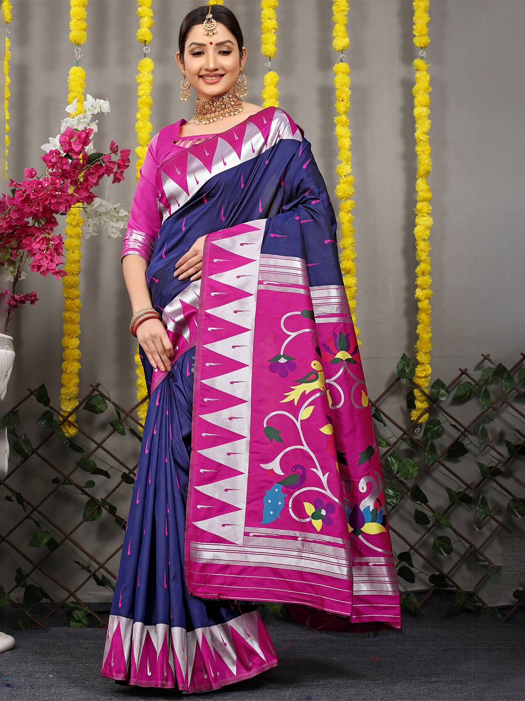 

PATIALAPICKS Woven Design Zari Pure Silk Kanjeevaram Saree, Navy blue