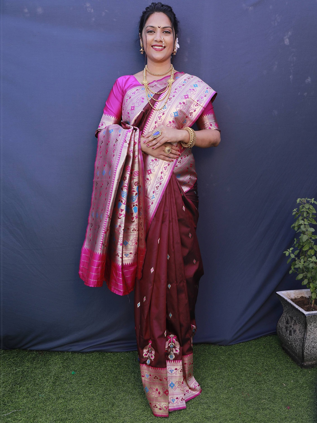 

PATIALAPICKS Woven Design Zari Pure Silk Kanjeevaram Saree, Maroon