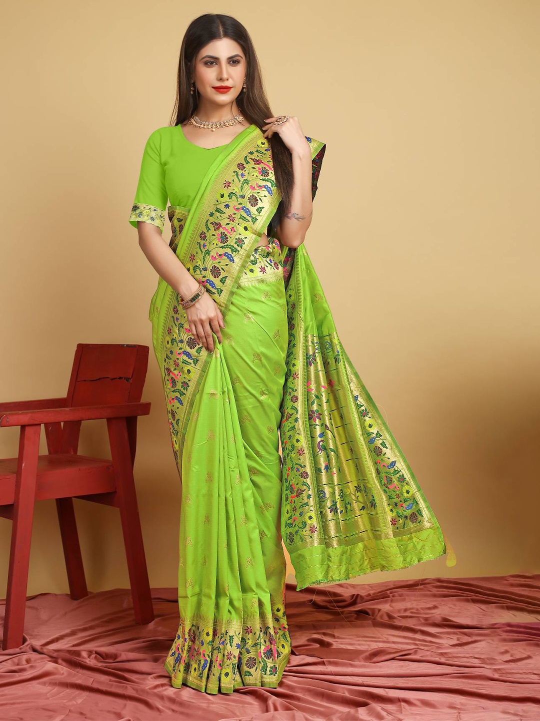

PATIALAPICKS Woven Design Zari Pure Silk Kanjeevaram Saree, Lime green