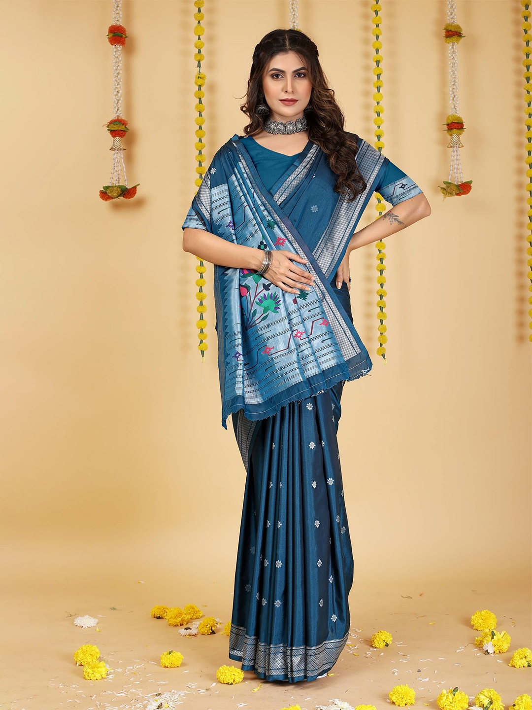 

PATIALAPICKS Woven Design Zari Pure Silk Kanjeevaram Saree, Navy blue