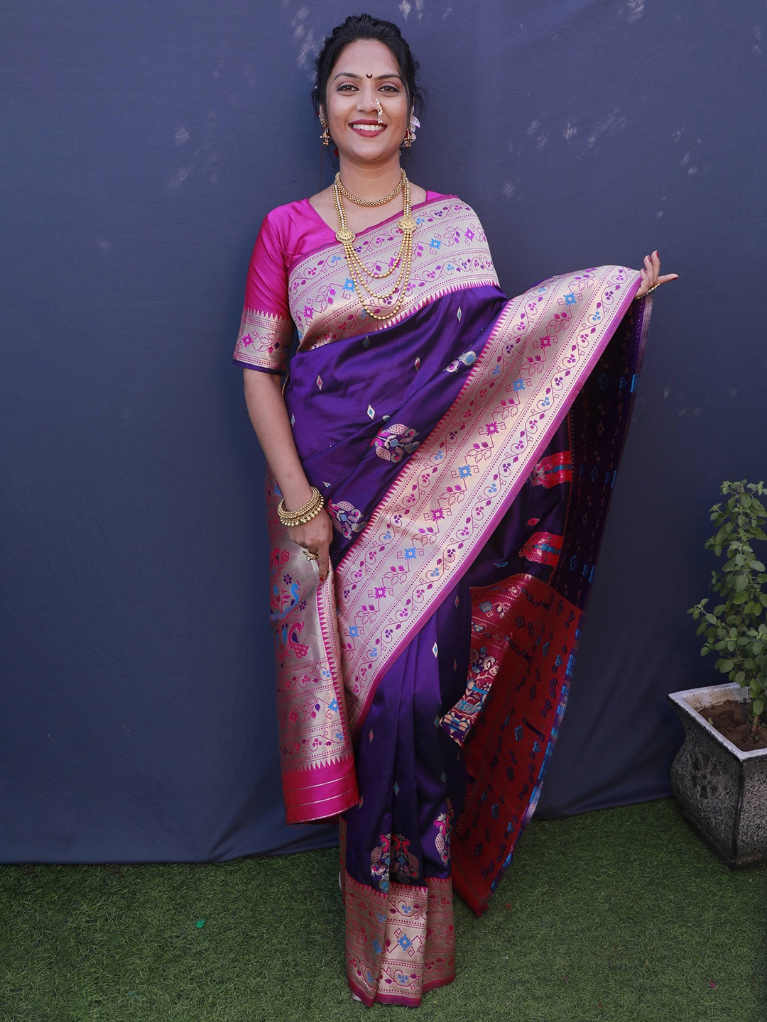 

PATIALAPICKS Ethnic Motifs Woven Design Zari Pure Silk Kanjeevaram Saree, Purple