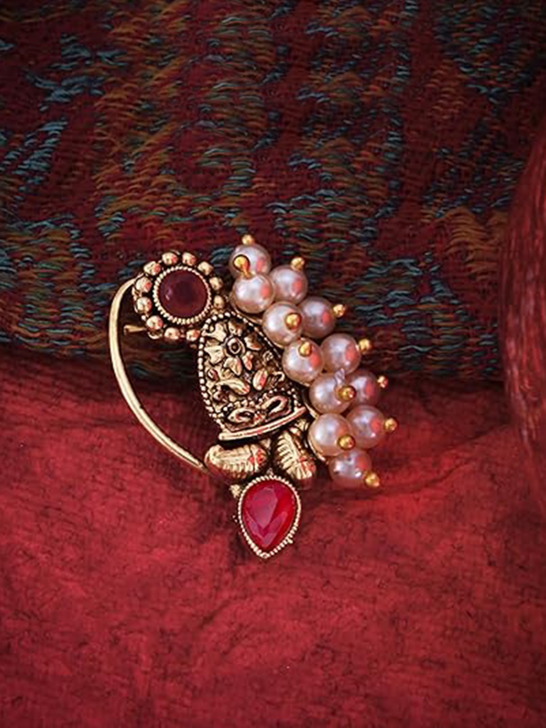 

Vighnaharta Gold-Plated Pearls Stud Nosepin