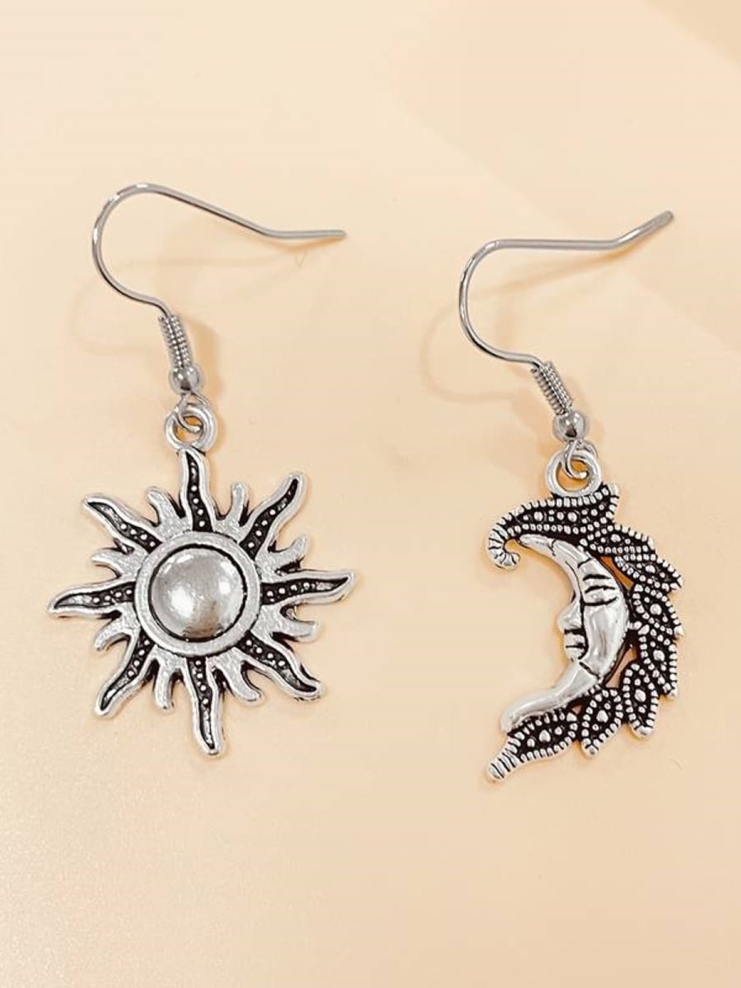 

EL REGALO Silver-Plated Contemporary Drop Earrings