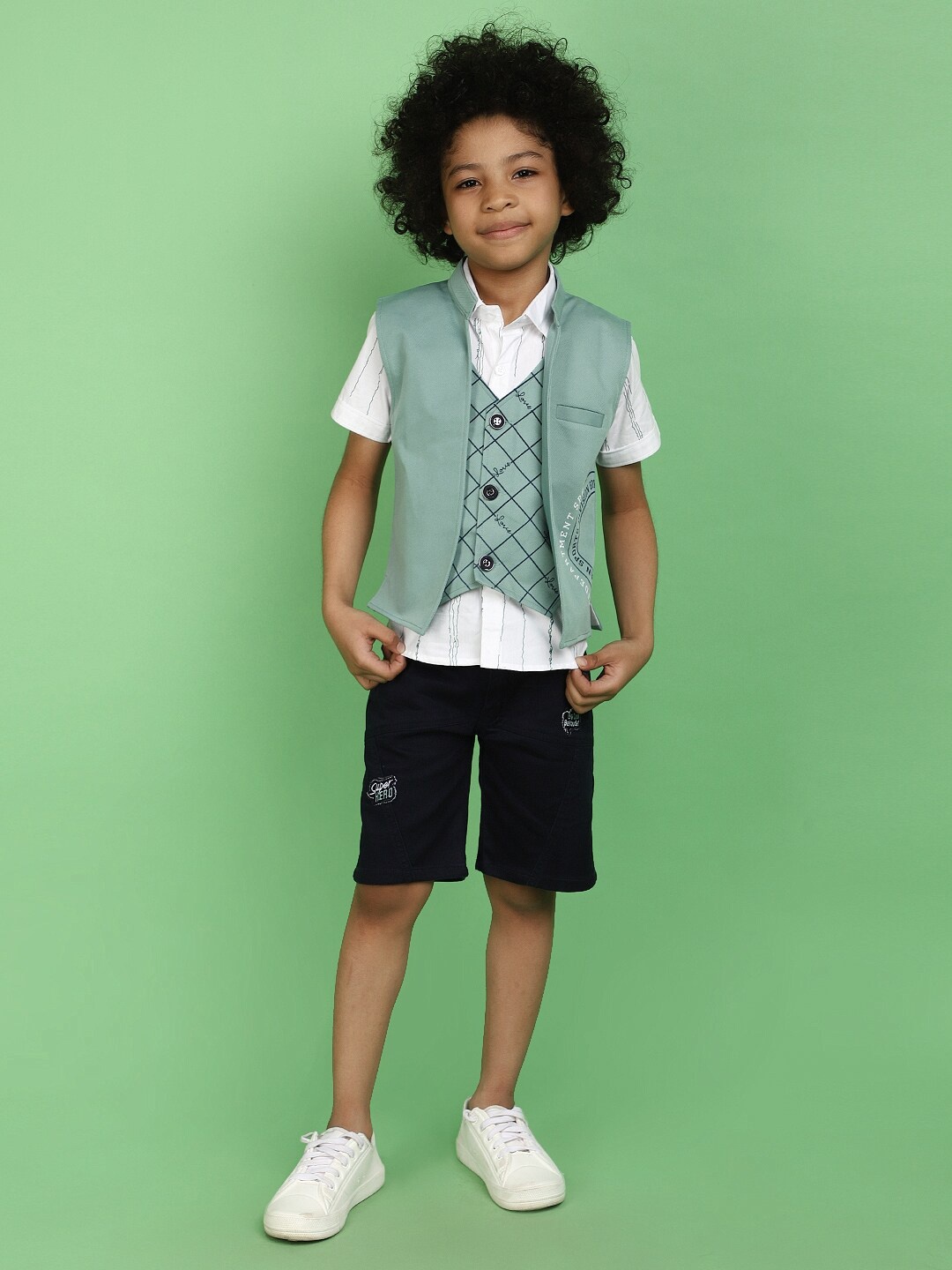 

V-Mart Boys Printed Pure Cotton Shirt With Shorts & Waistcoat, Green