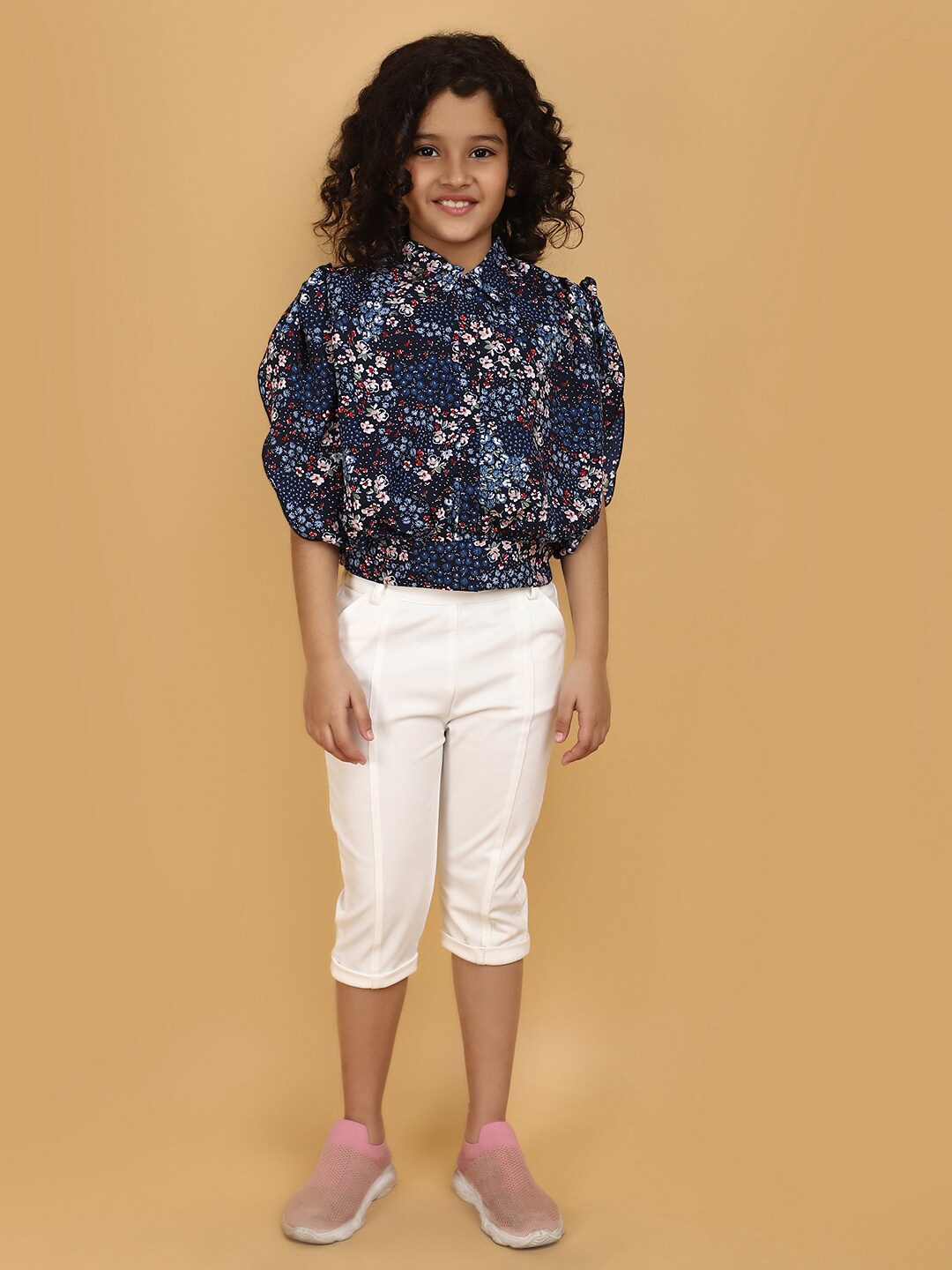 

V-Mart Girls Printed Georgette Top With Capris, Navy blue
