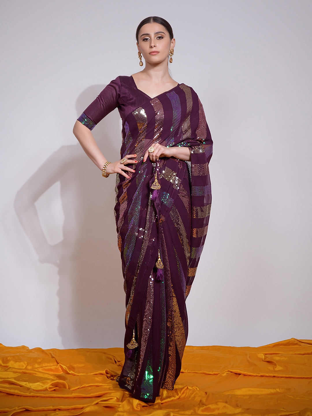 

Globon Impex Striped Sequinned Pure Georgette Saree, Burgundy