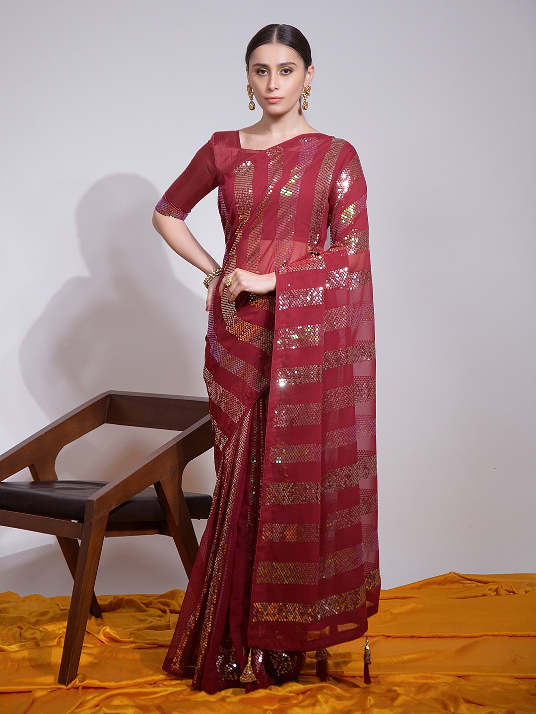 

Globon Impex Embellished Sequinned Pure Georgette Saree, Maroon