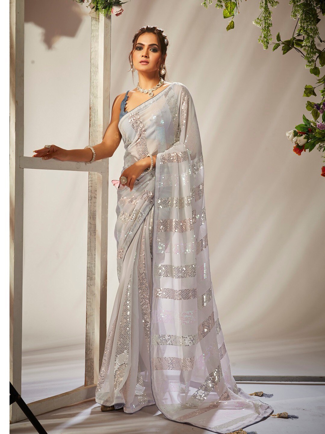 

Globon Impex Embellished Sequinned Pure Georgette Saree, Grey