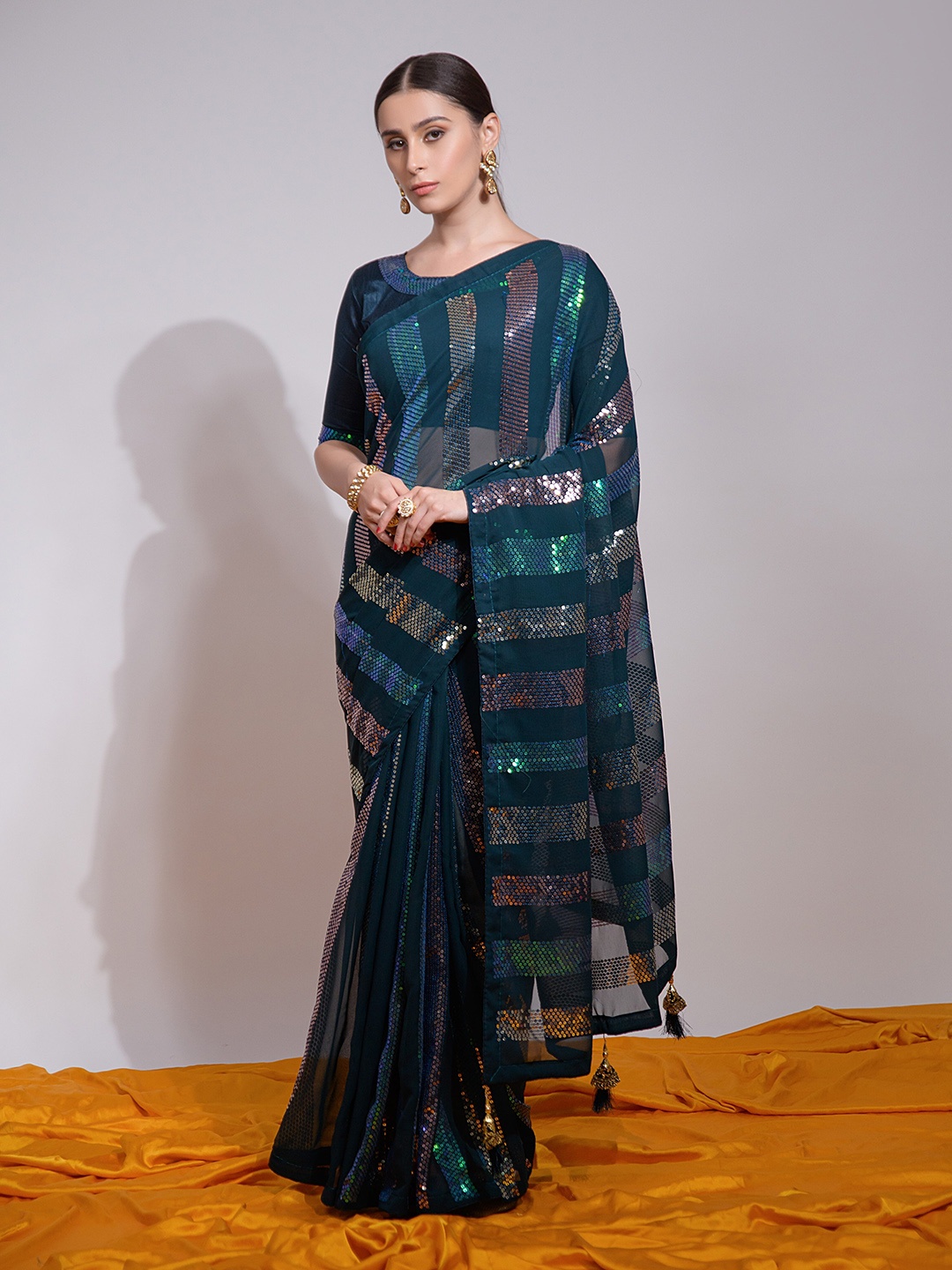 

Globon Impex Embellished Sequinned Pure Georgette Saree, Teal