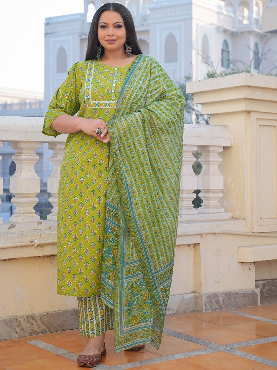 

KALINI Floral Printed Kurta & Trousers With Dupatta, Green