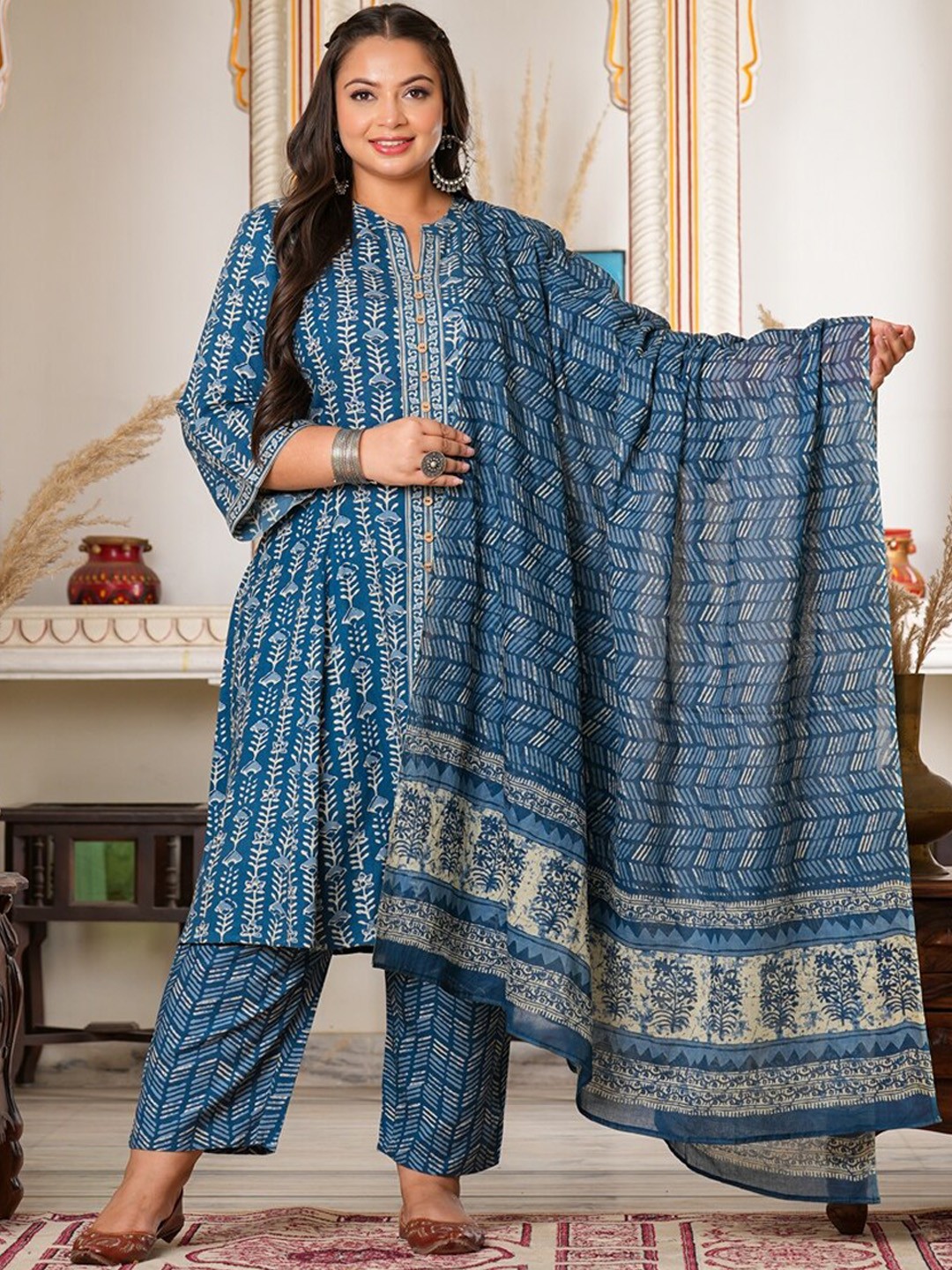 

KALINI Plus Size Floral Printed Staight Kurta & Trousers With Dupatta, Navy blue