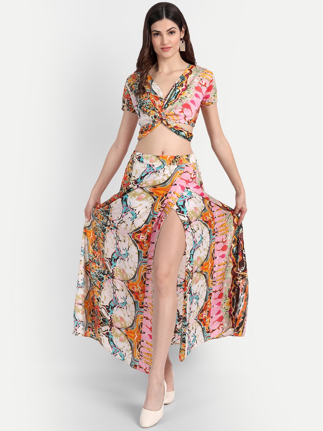 

BELAVINE Printed V-Neck Crop Top With High Slit Skirt, Pink