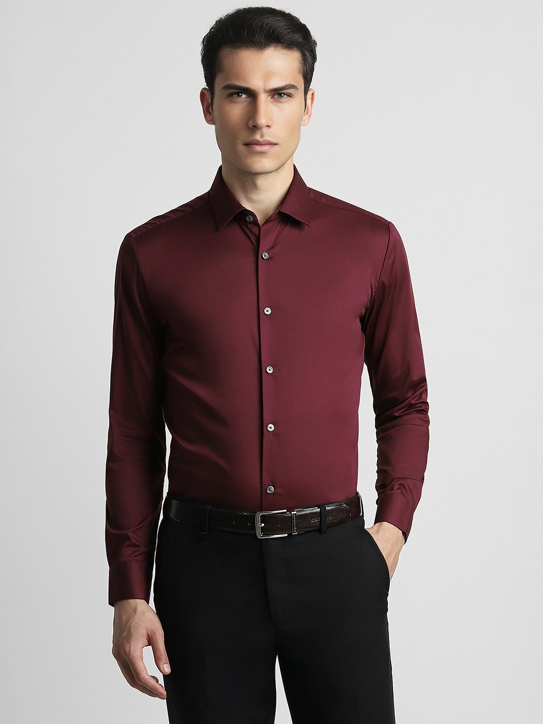 

Peter England Elite Slim Fit Spread Collar Long Sleeves Formal Shirt, Maroon