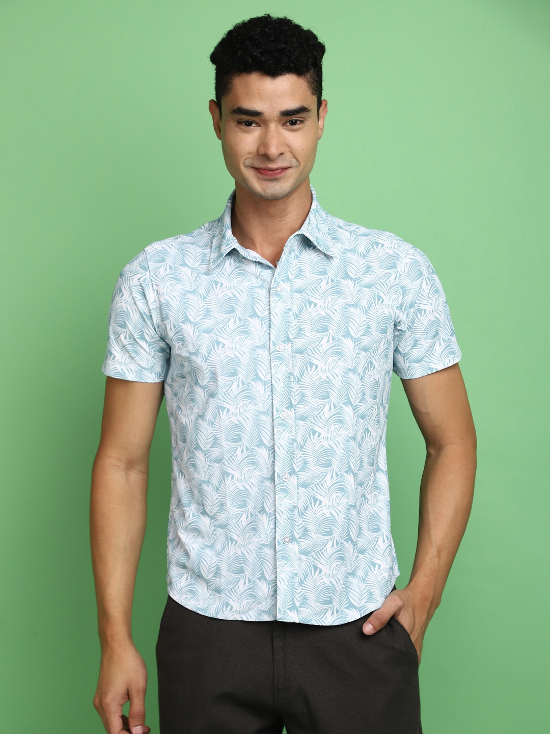 

V-Mart Men Printed Polo Collar Pockets T-shirt, Green