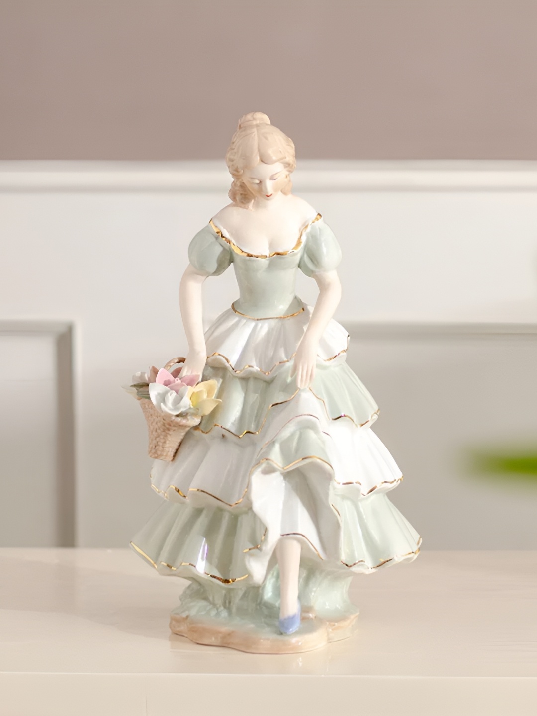 

THEDECORKART White Figurine Showpiece
