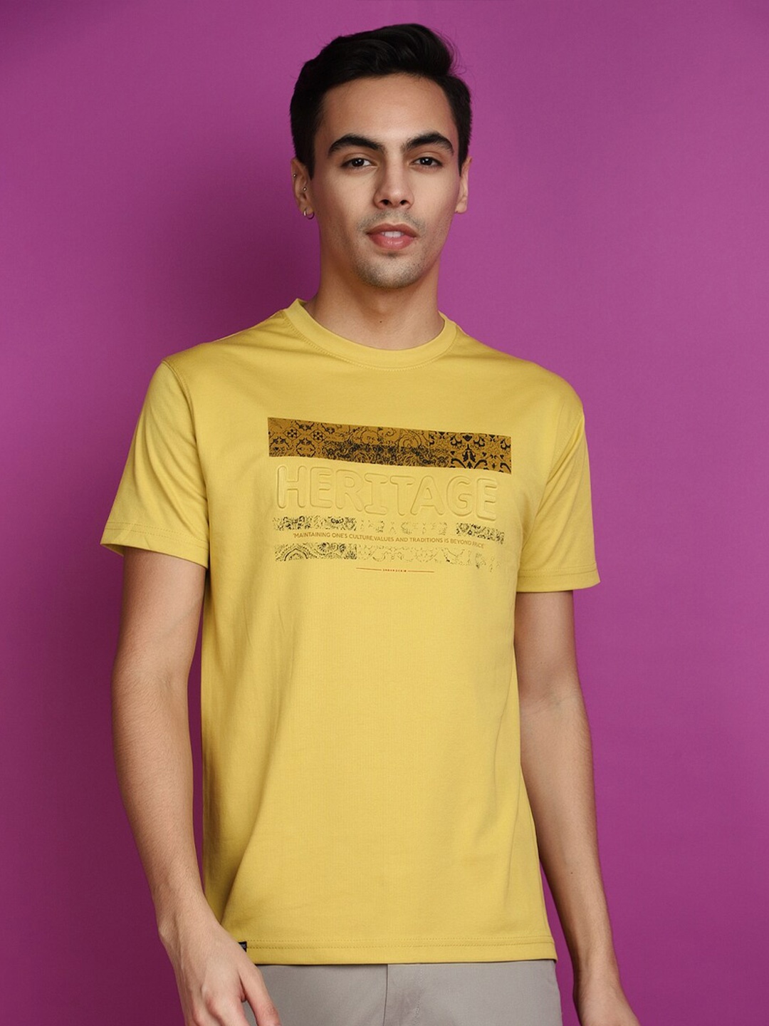 

V-Mart Typography Printed Round Neck T-shirt, Gold