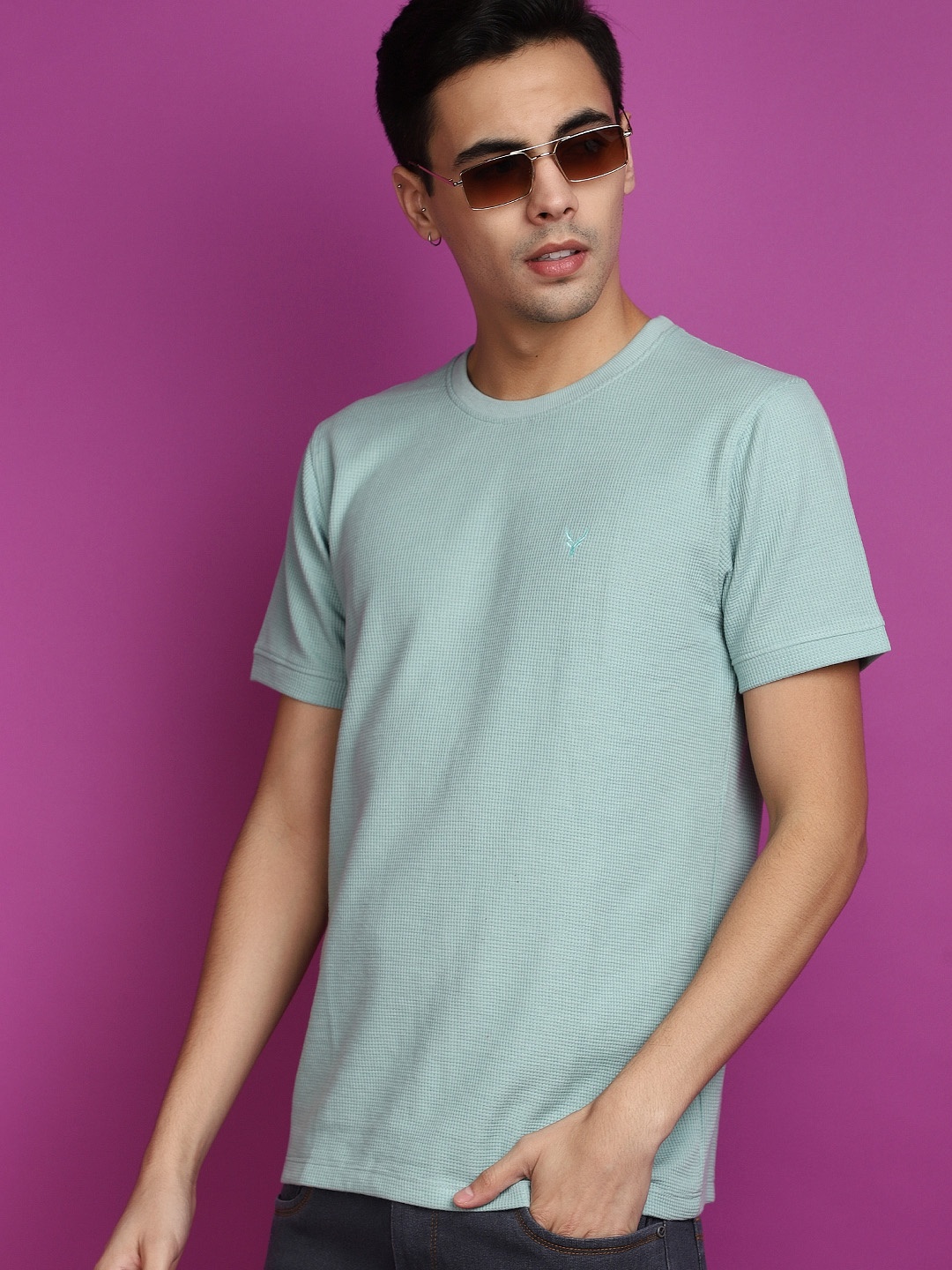 

V-Mart Textured Round Neck Short Sleeves Slim Fit T-shirt, Green