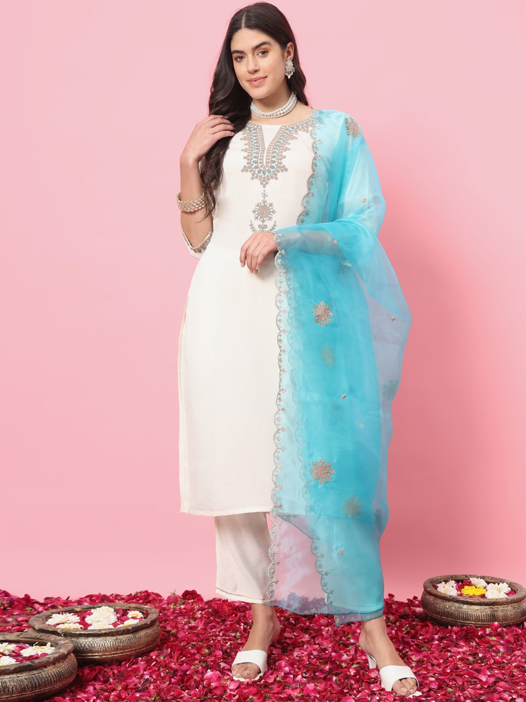

VredeVogel Embroidered Yoke Design Straight Kurta with Trouser & Dupatta, White
