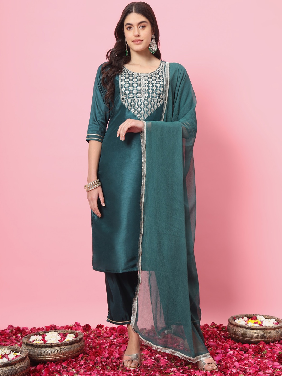 

VredeVogel Floral Embroidered Straight Kurta with Trousers & With Dupatta, Green