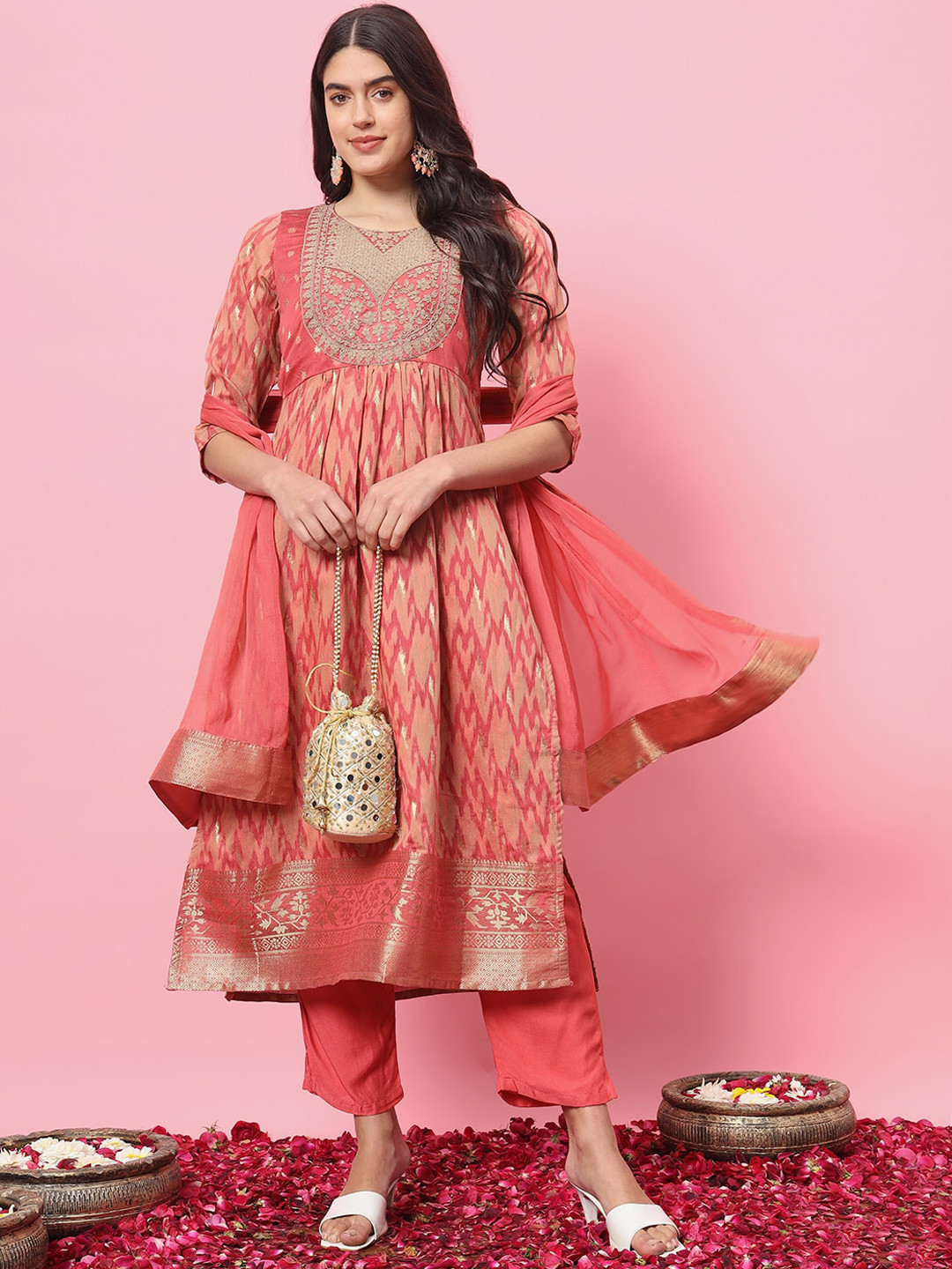 

VredeVogel Women Printed Regular Kurta with Trousers & With Dupatta, Peach