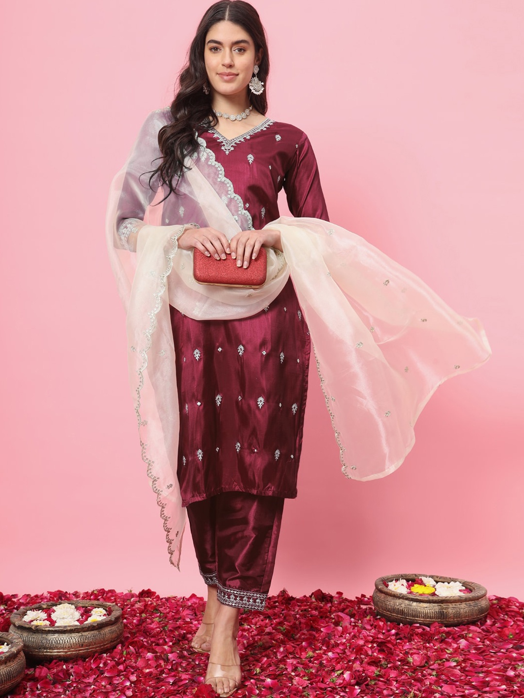 

VredeVogel Ethnic Motifs Embroidered Straight Kurta with Trouser & Dupatta, Maroon