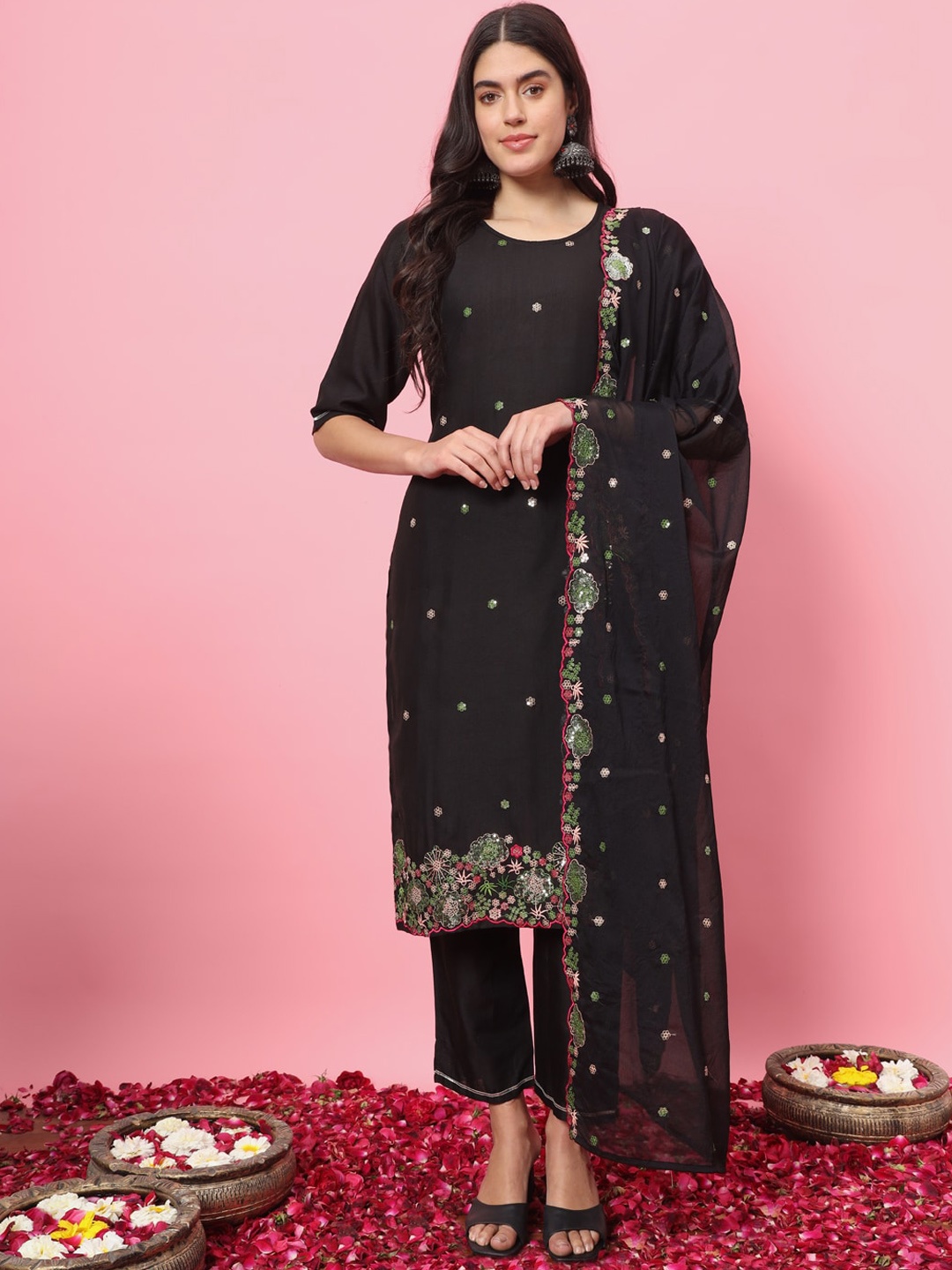 

VredeVogel Floral Embroidered Straight Kurta with Trousers & With Dupatta, Black